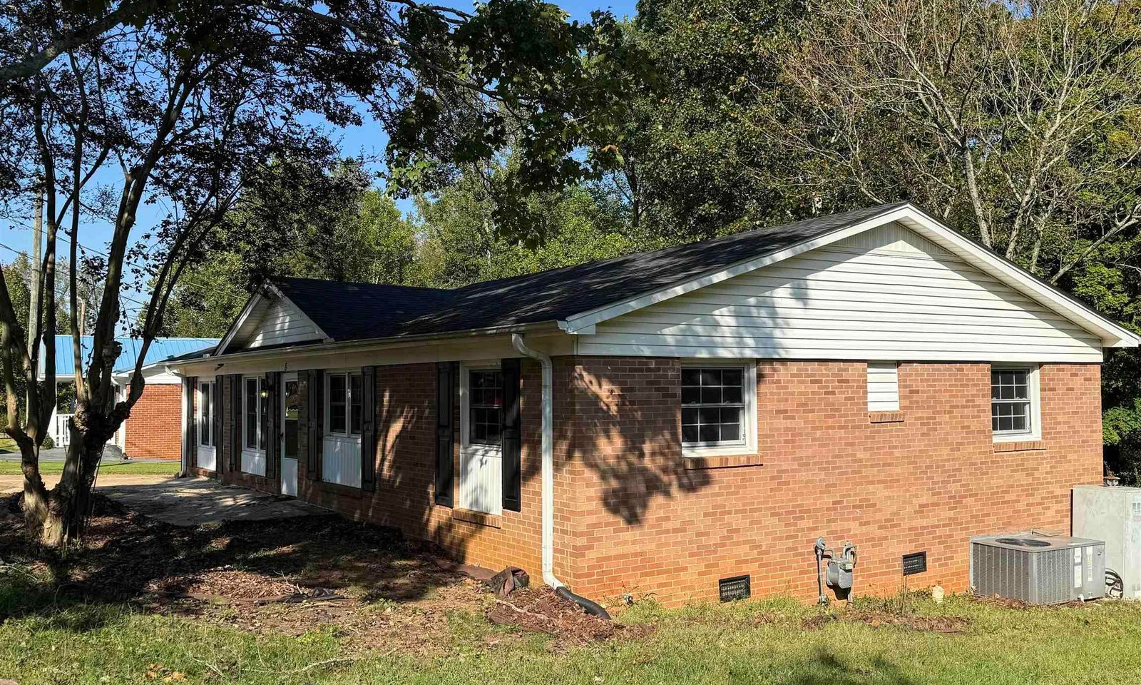 Property image 2 at 8 Charing Cross Road, Taylors, SC 29687