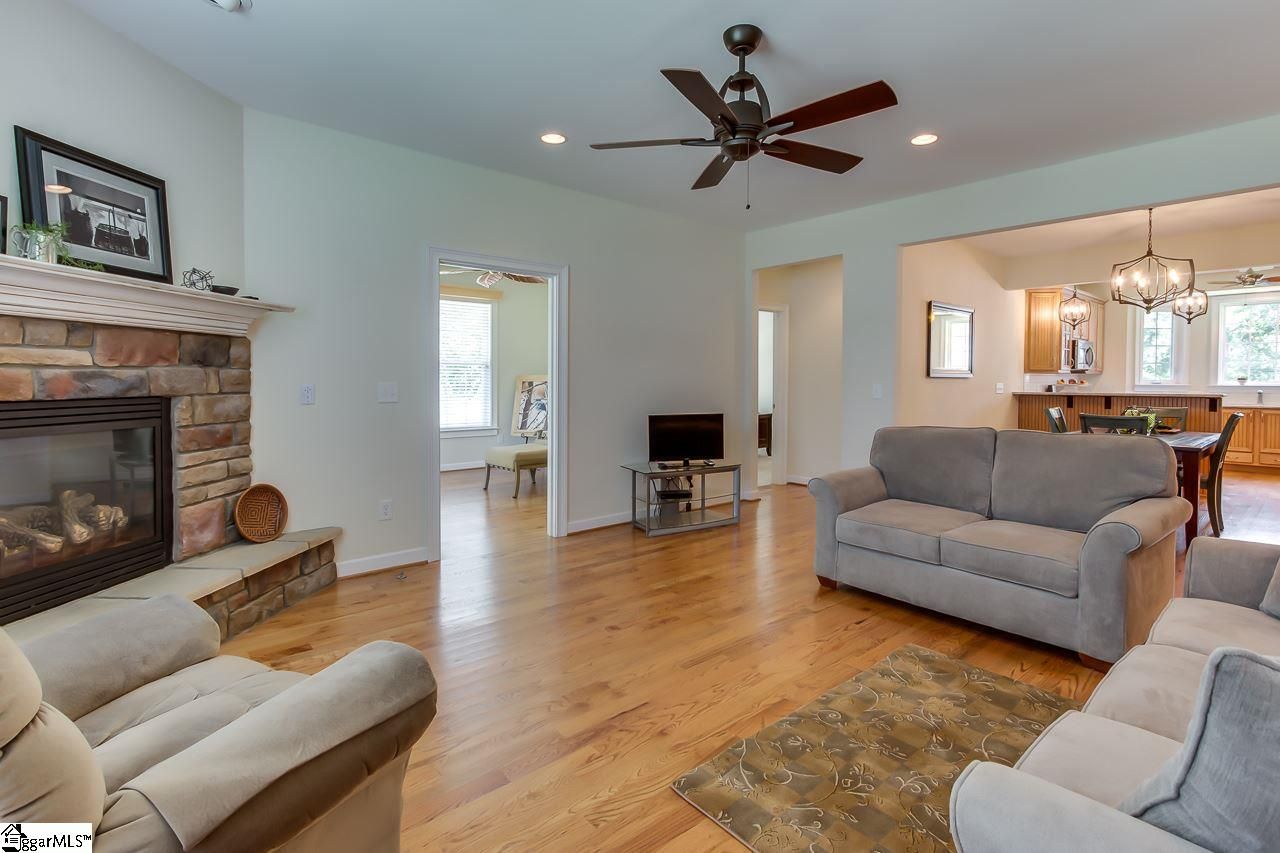 Property image 4 at 5 Apex Court, Greenville, SC 29617