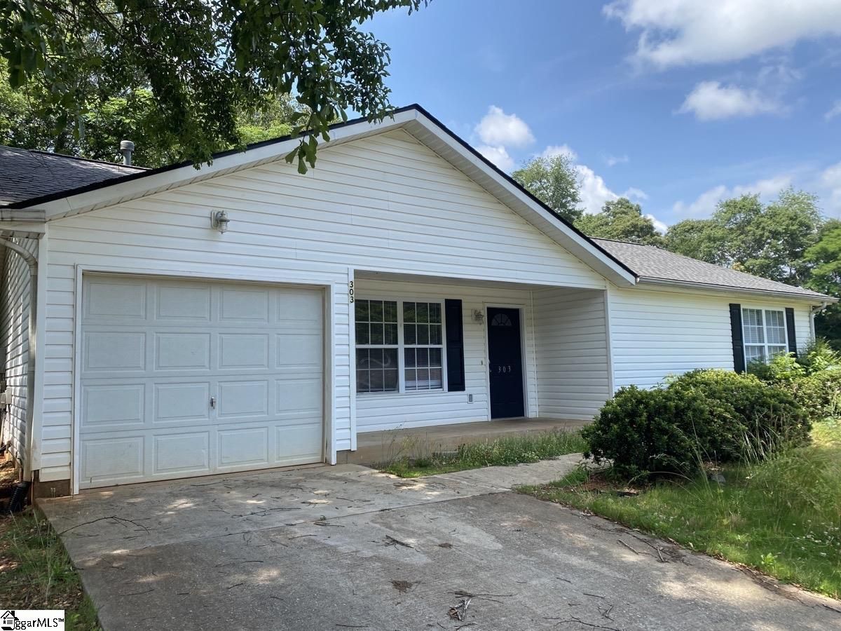 Property image 1 at 303 Ridgeover Drive, Greenville, SC 29617-1771