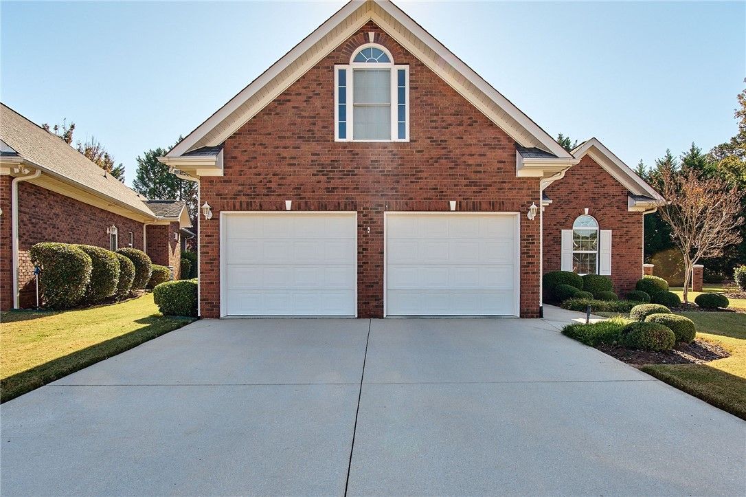 Property image 2 at 703 Nottingham Court, Seneca, SC 29672