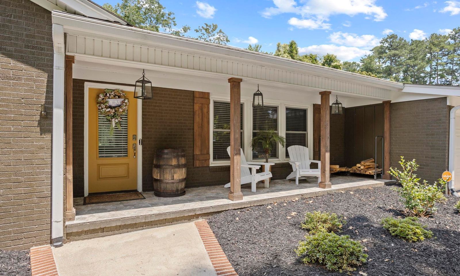 Property image 2 at 302 N B Street, Easley, SC 29640