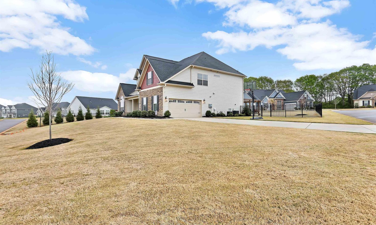 Property image 2 at 201 Walnut Hill Court, Simpsonville, SC 29681