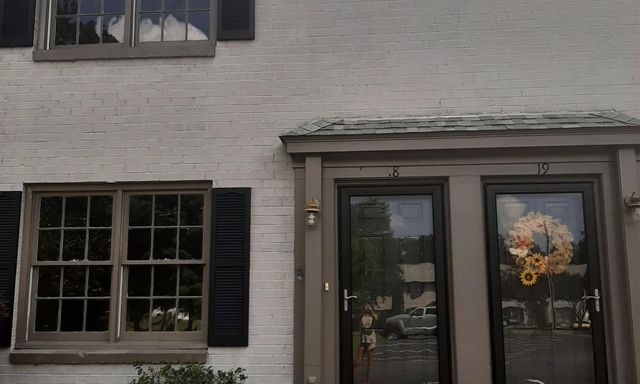 5003 edwards Road