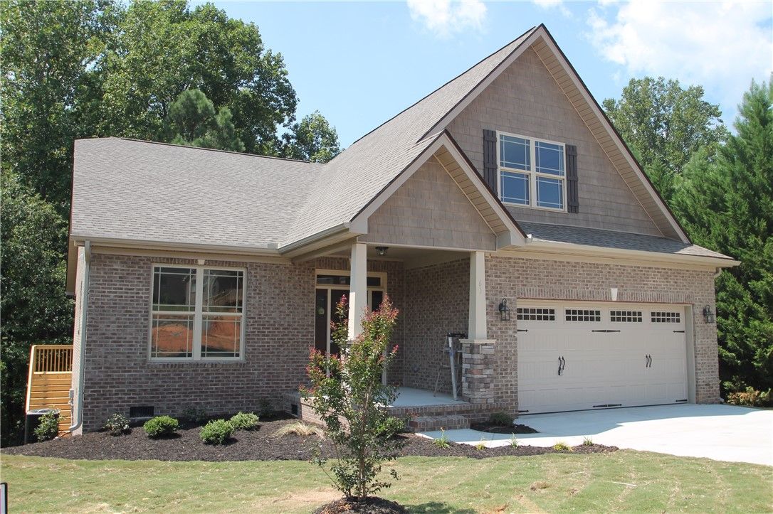 Property image 2 at 61 Angus Run, Seneca, SC 29672