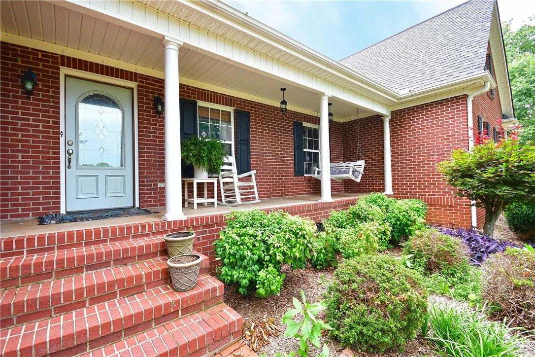 Property image 3 at 119 Devon Court, Easley, SC 29640
