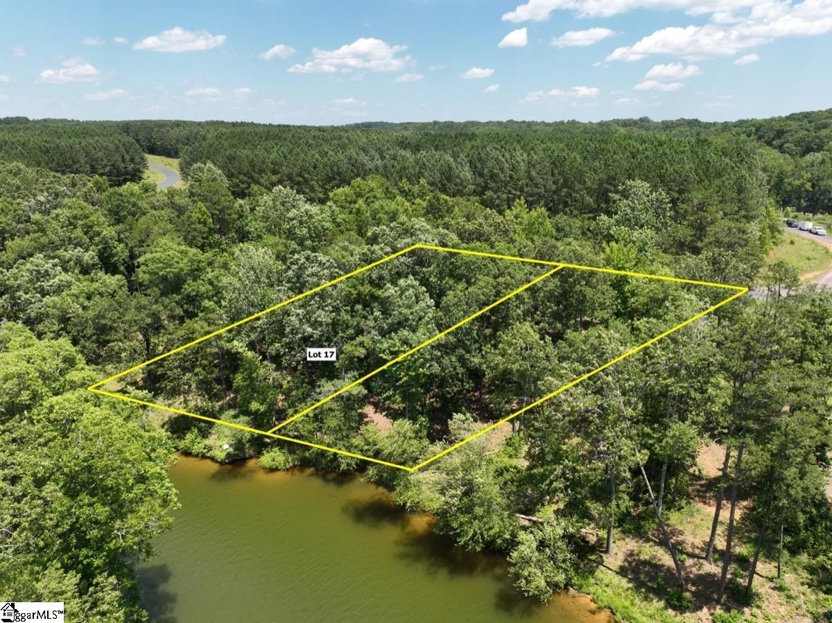 Main image of property at 34 Creekpoint Drive, Abbeville, SC 29620