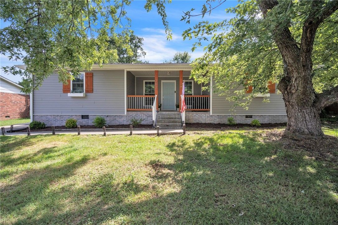 Main image of property at 202 Havendale Drive, Fountain Inn, SC 29644