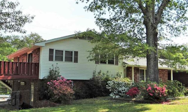 102 Barwood Circle