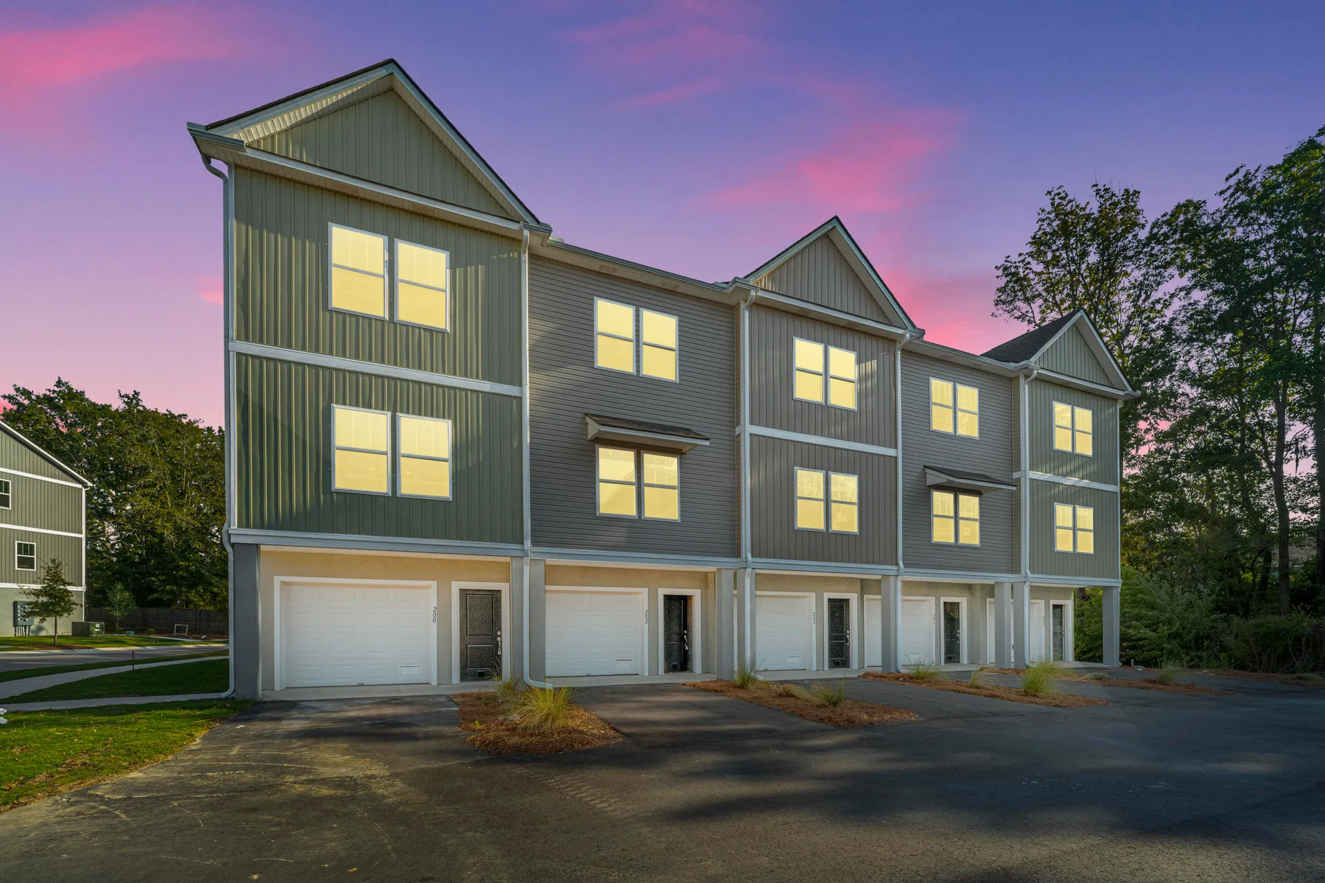 Bermuda Pointe Towns, Charleston Community