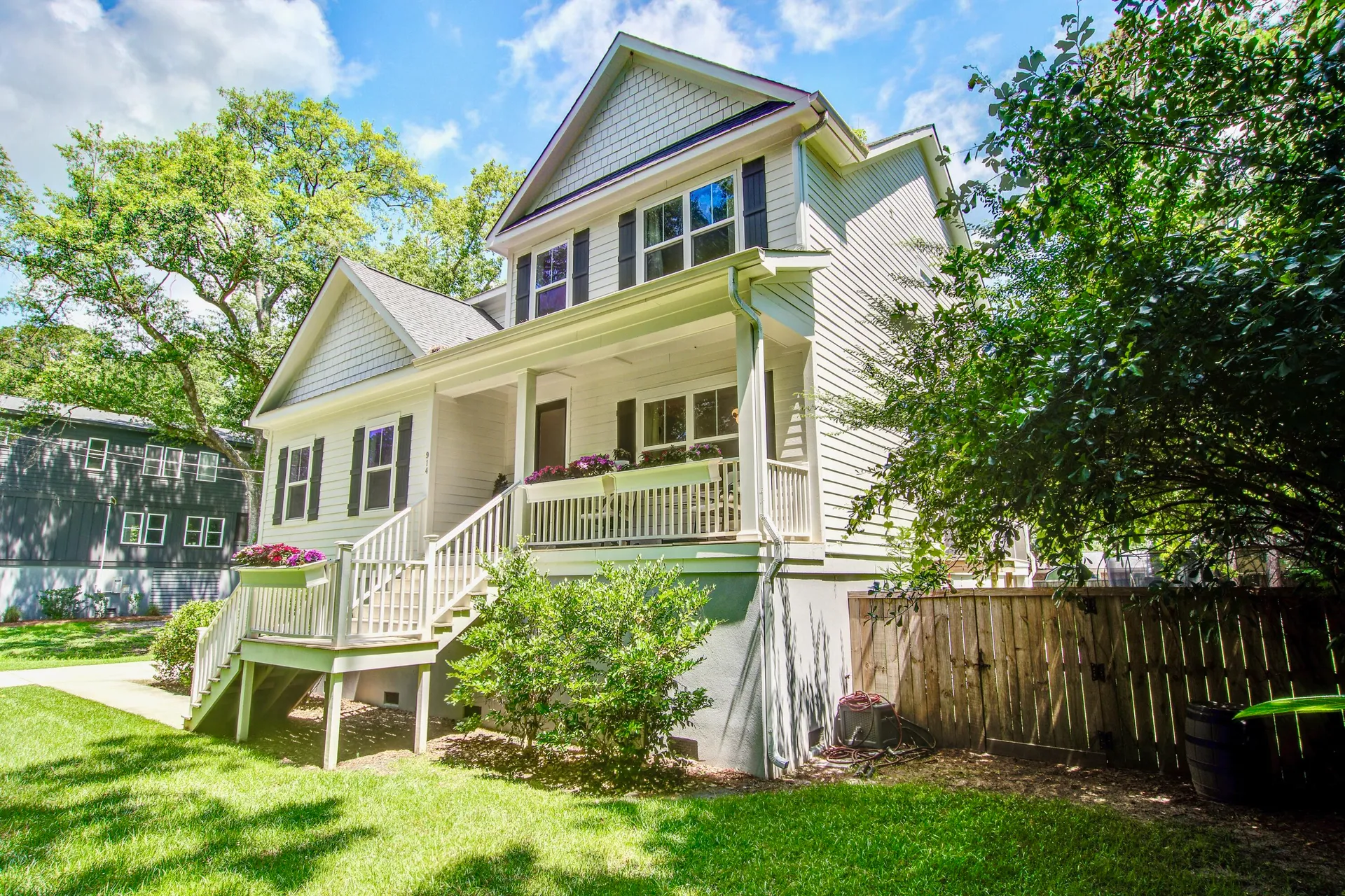 Property image 2 at 914 Dill Avenue, Charleston, SC 29412