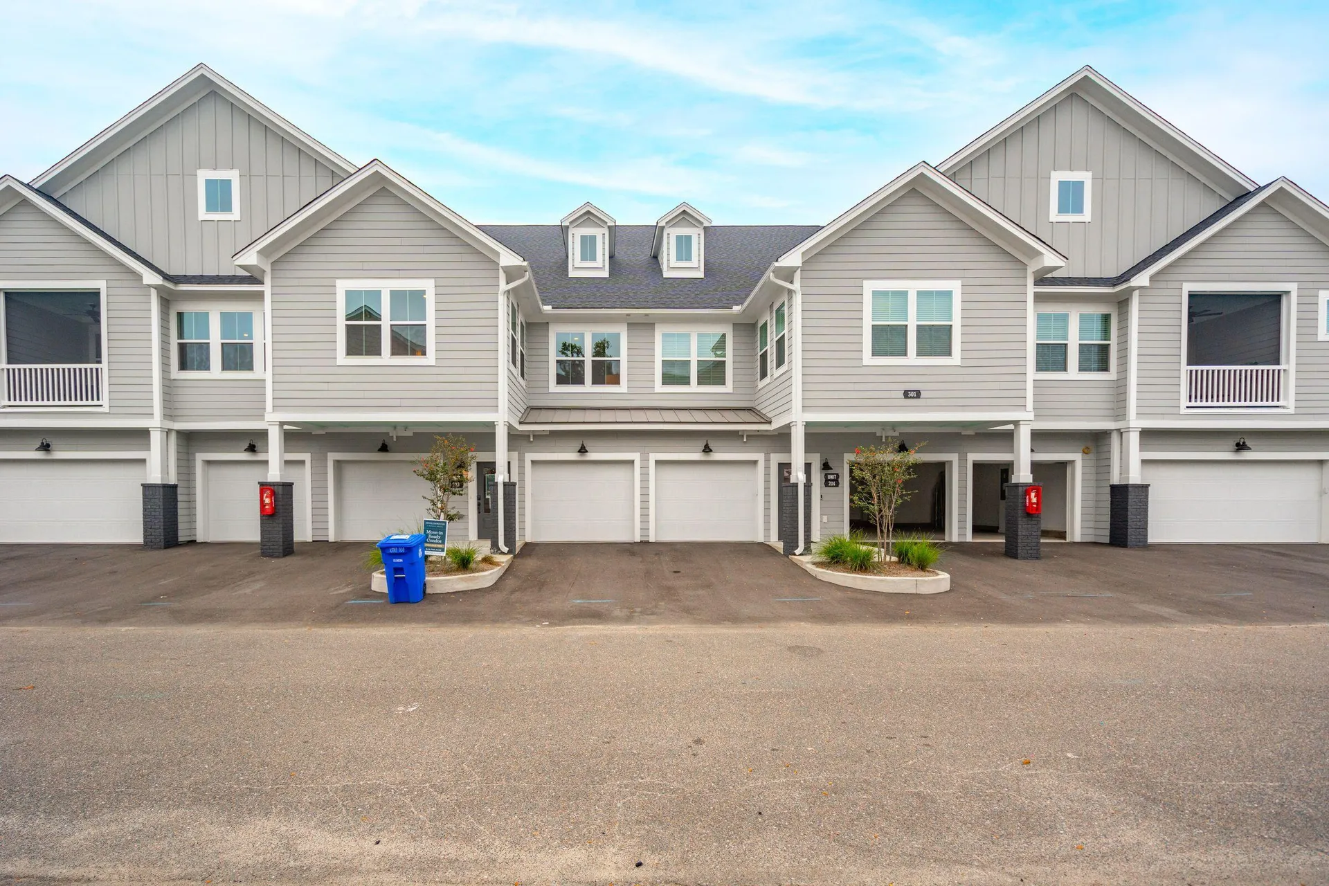Property image 1 at 501 Raes Court 203, Charleston, SC 29414