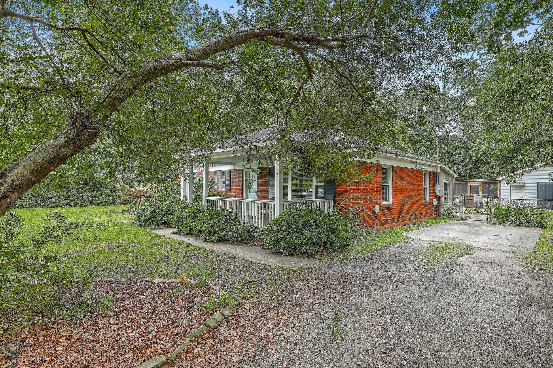 Property image 2 at 1030 Pauline Avenue, Charleston, SC 29412