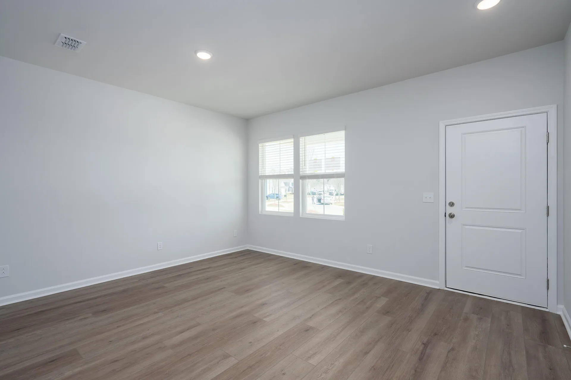 Property image 2 at 737 Meadowbrook Lane, Summerville, SC 29486