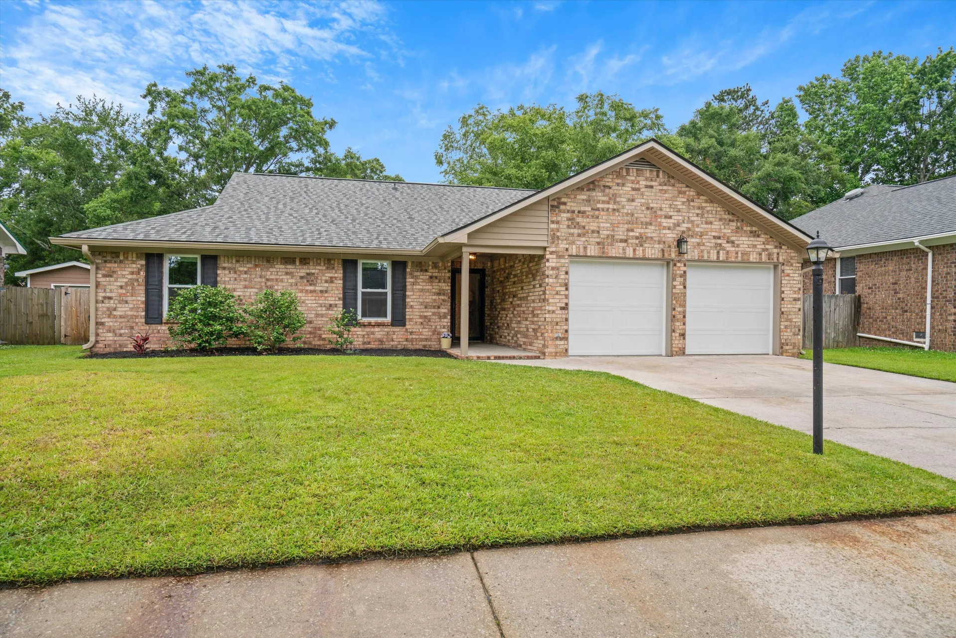 Tall Pines, Ladson Community