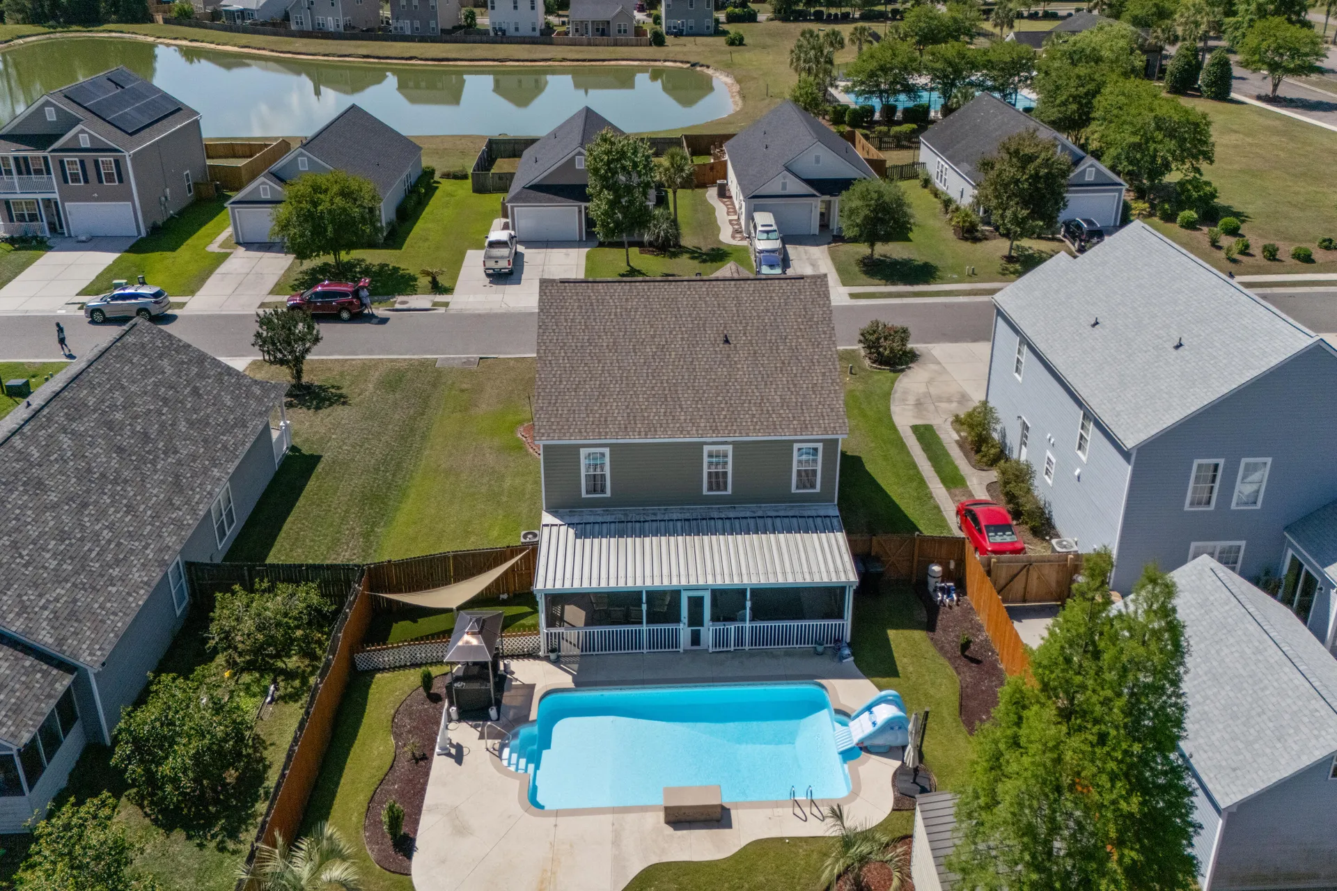 Hunters Bend, Ladson Community