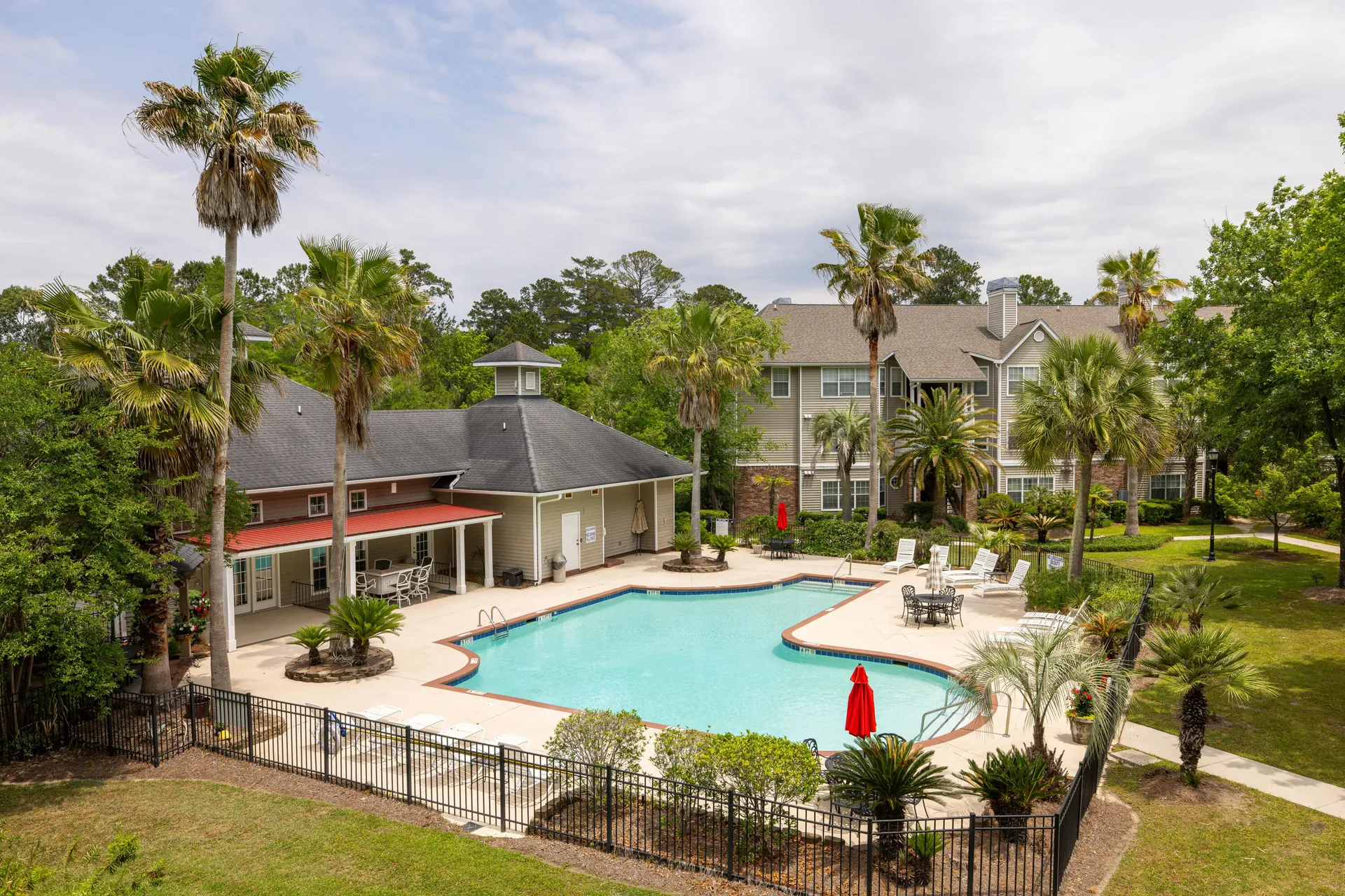 Midland Terrace, Summerville Community