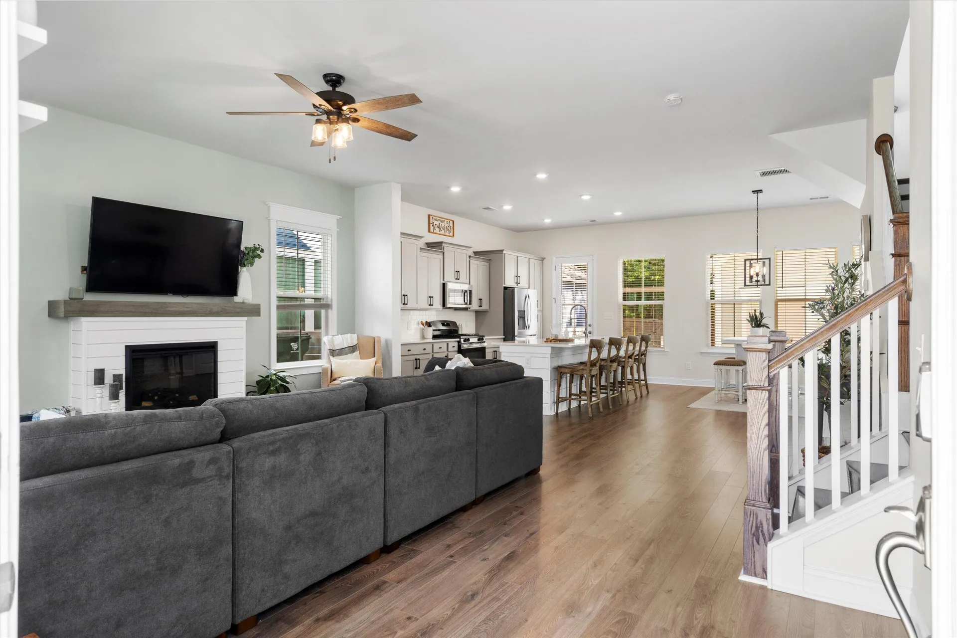 Property image 3 at 109 W Respite Lane, Summerville, SC 29483