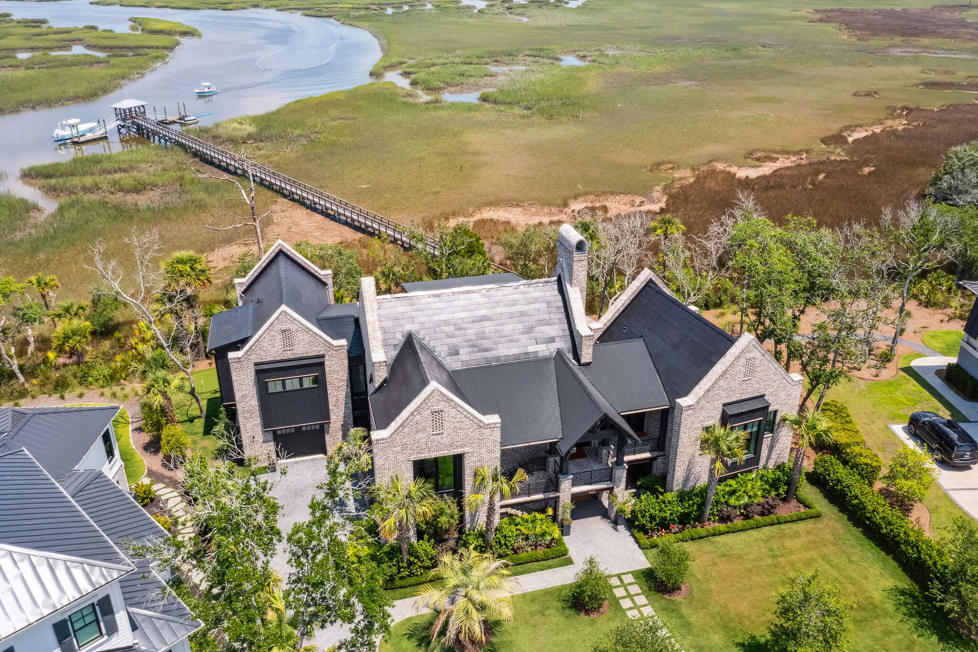 Daniel Island, Charleston Community