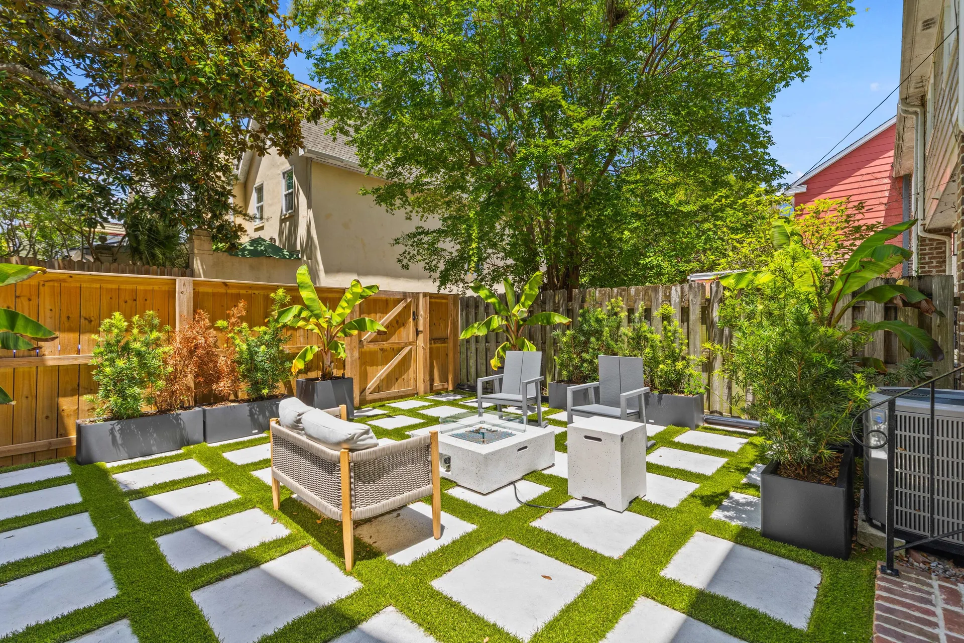 Property image 2 at 146 Broad Street B, Charleston, SC 29401