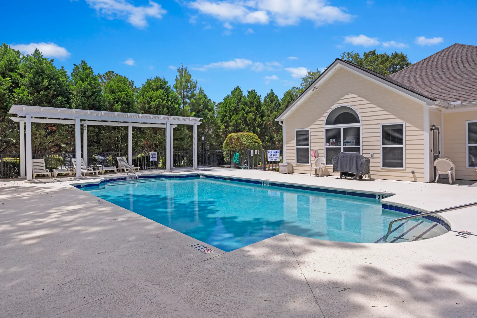 Property image 3 at 128 Ashley Villa Circle C, Charleston, SC 29414