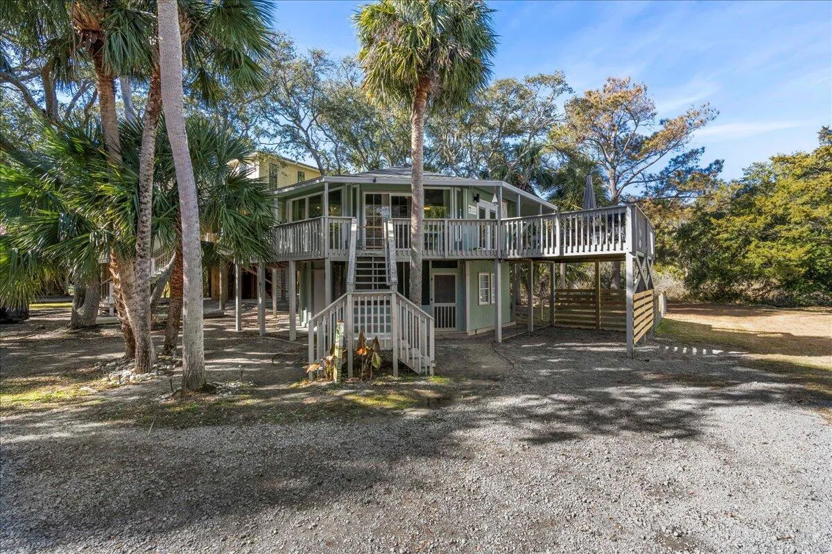 613 Pompano Street