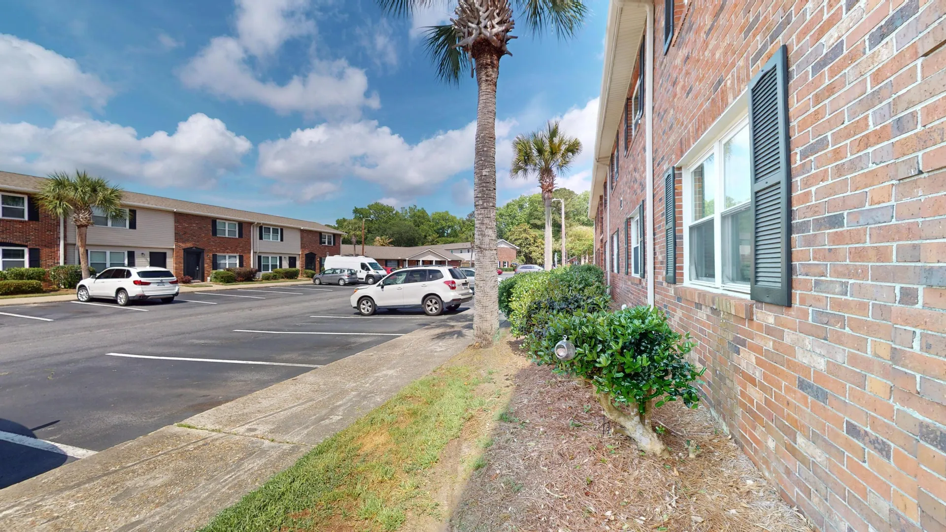 Carolina Cove, Charleston Community