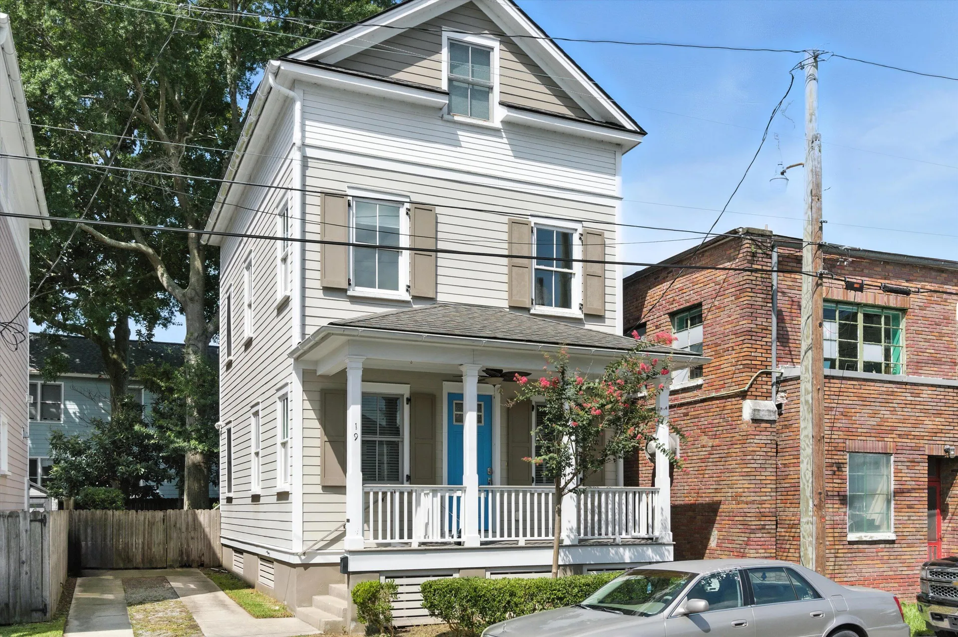 19 Dewey Street