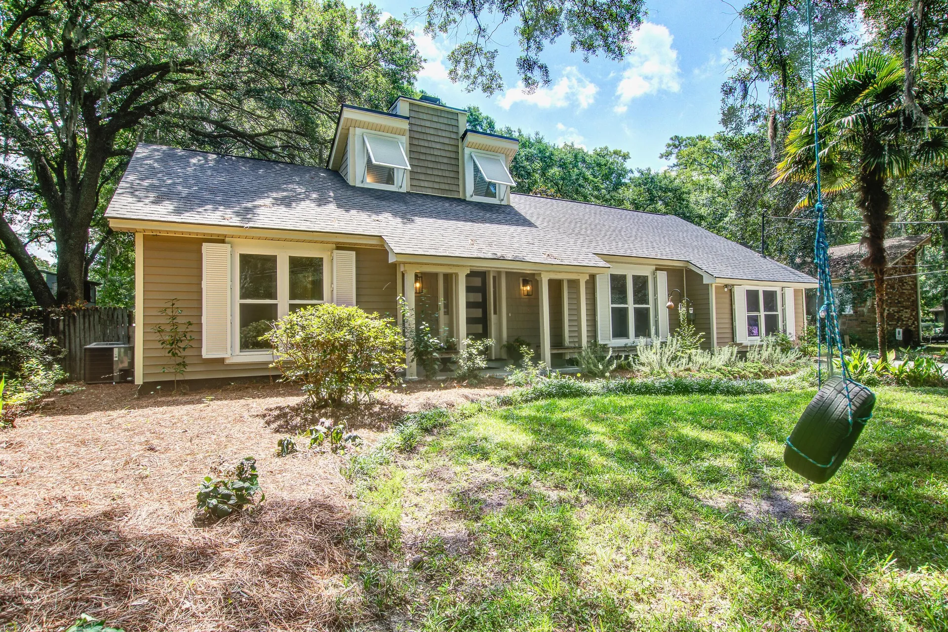 Queensborough, Charleston Community