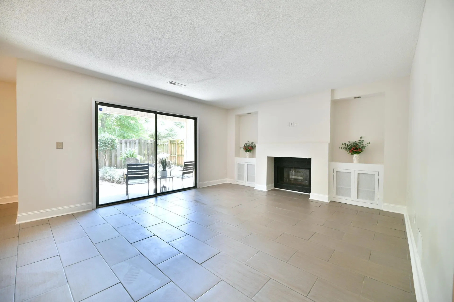 Property image 3 at 93 Ashley Hall Plantation Road 6, Charleston, SC 29407