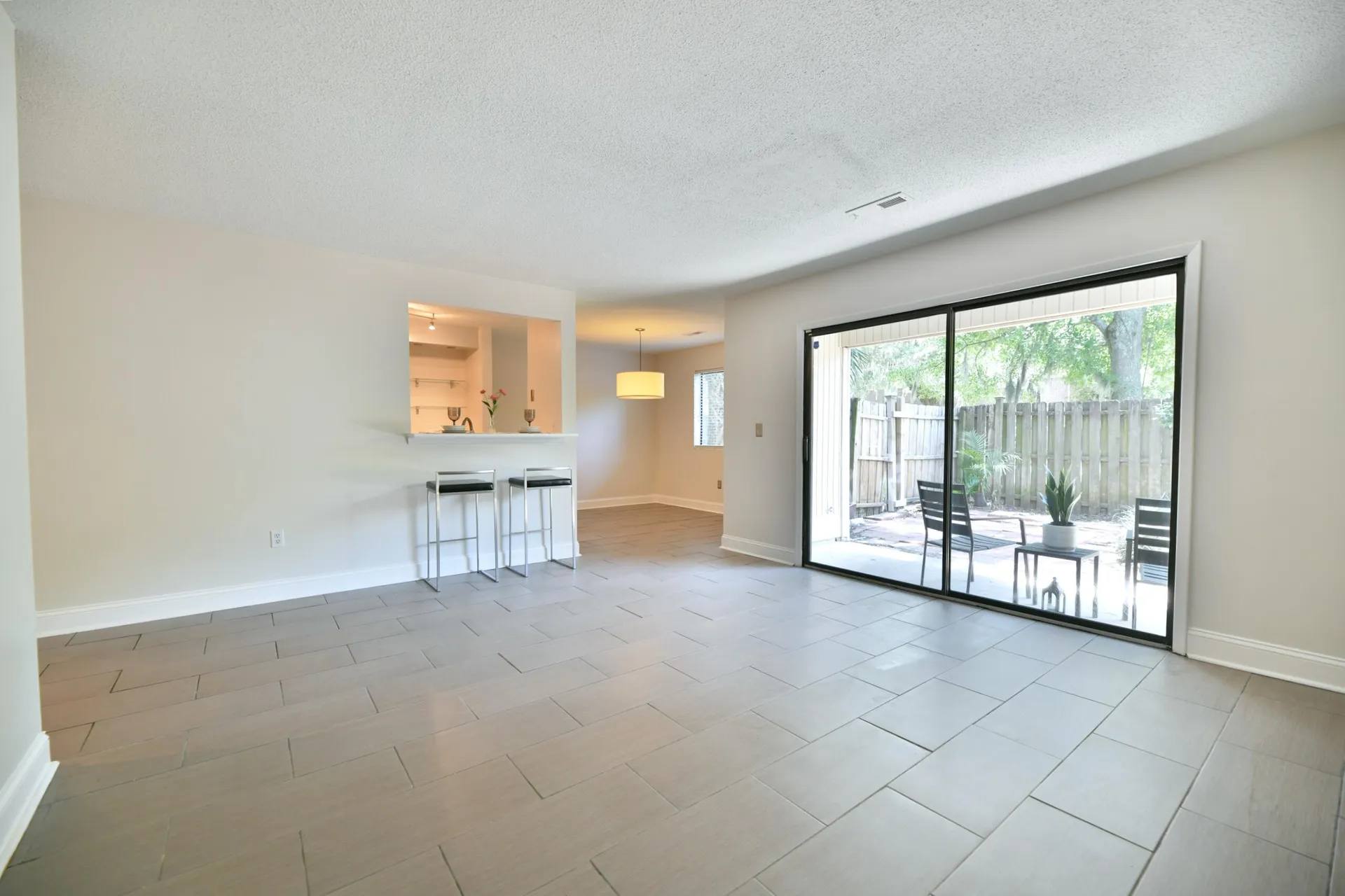 Property image 5 at 93 Ashley Hall Plantation Road 6, Charleston, SC 29407