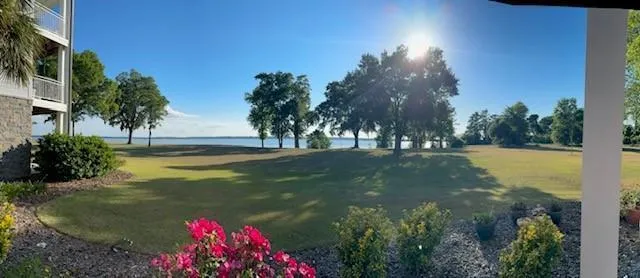 North Shore, Summerton Community
