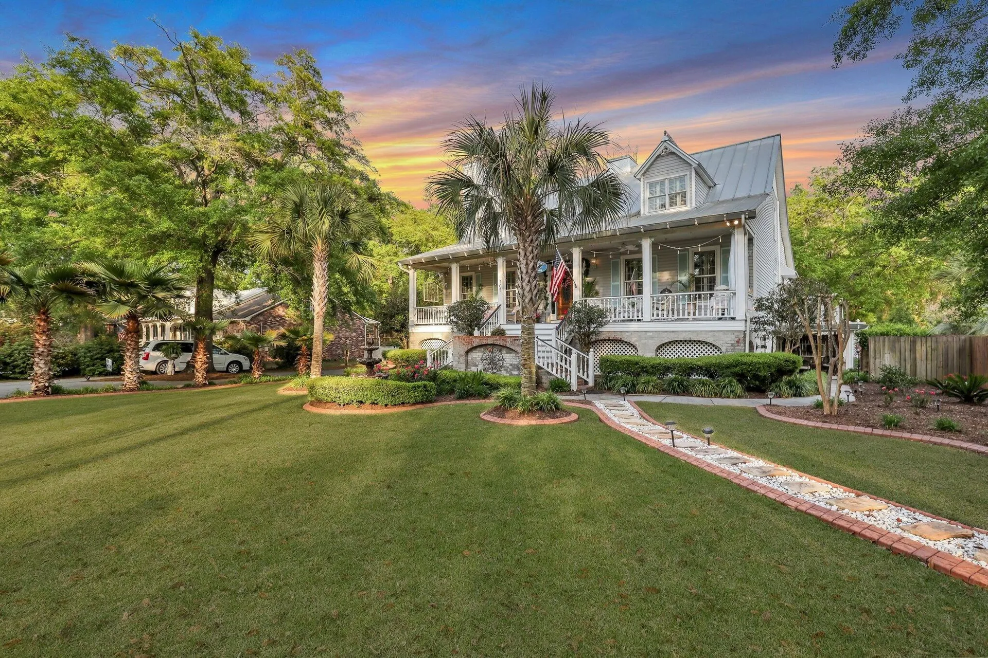 Property image 3 at 705 S Magnolia Street, Summerville, SC 29483