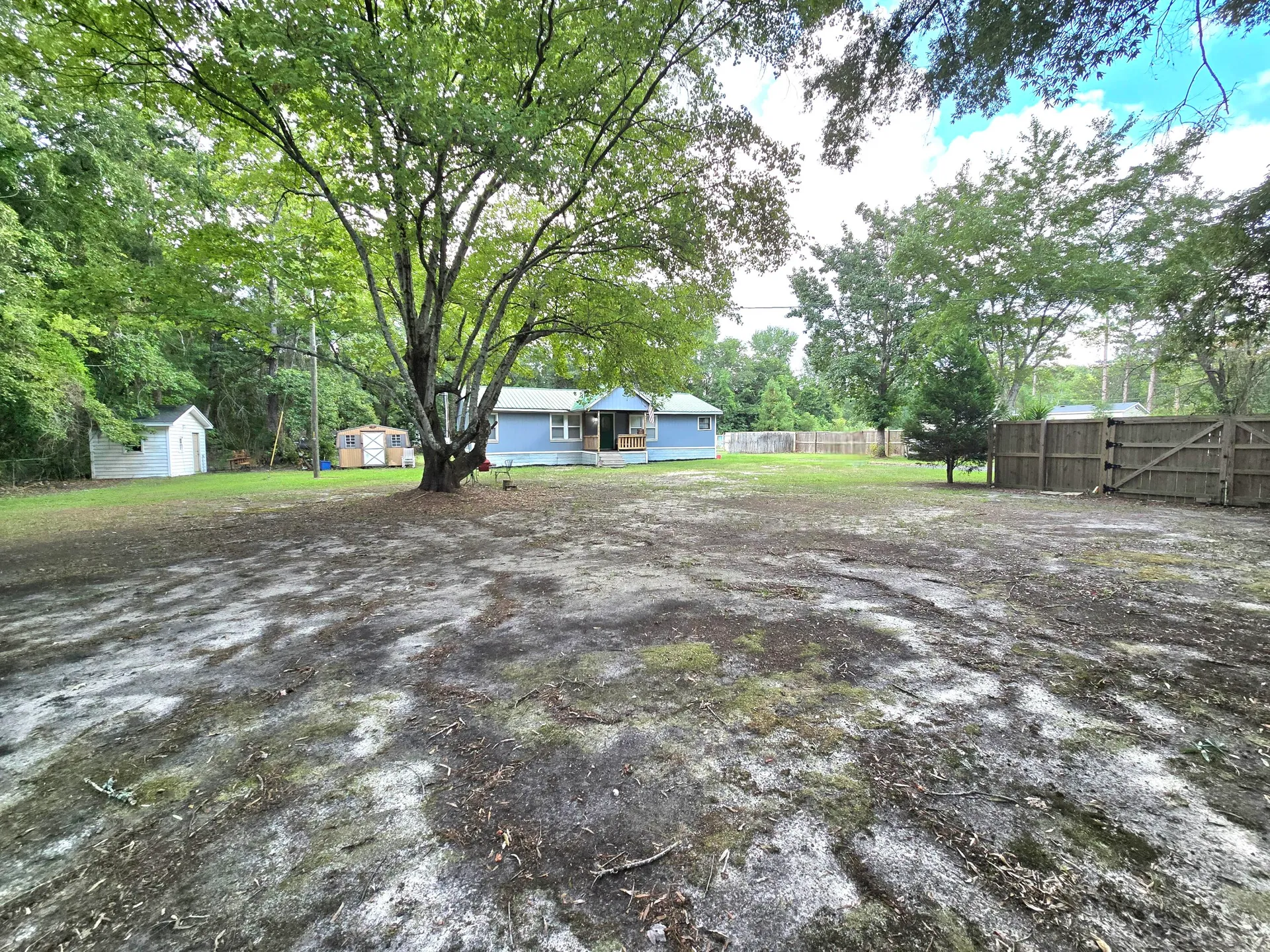 Property image 3 at 228 W Steele Drive, Summerville, SC 29483