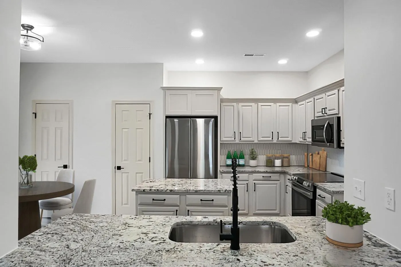 Property image 2 at 207 Thomaston Avenue, Summerville, SC 29485
