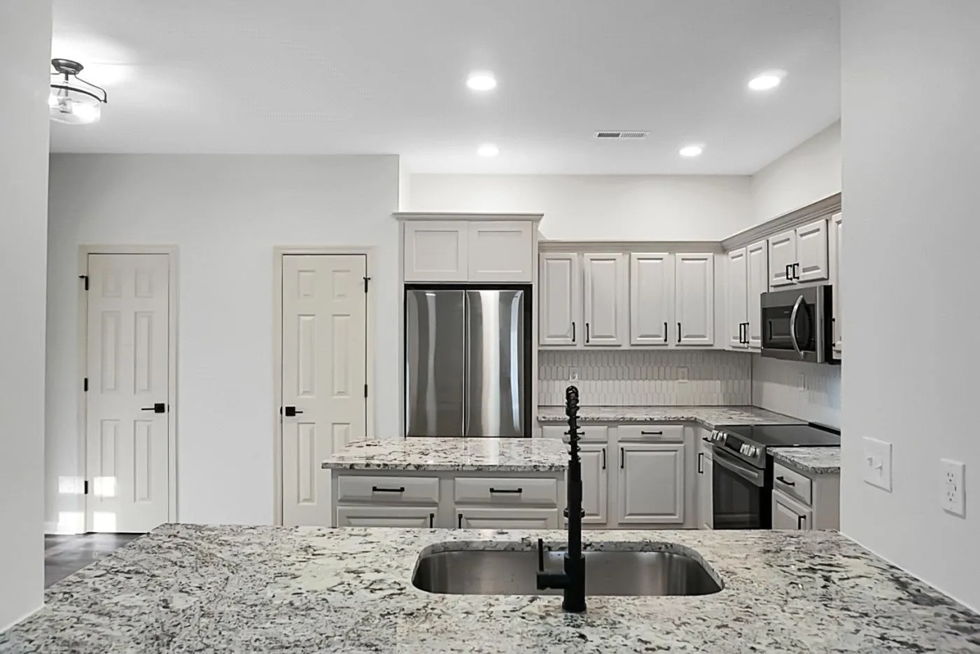 Property image 5 at 207 Thomaston Avenue, Summerville, SC 29485