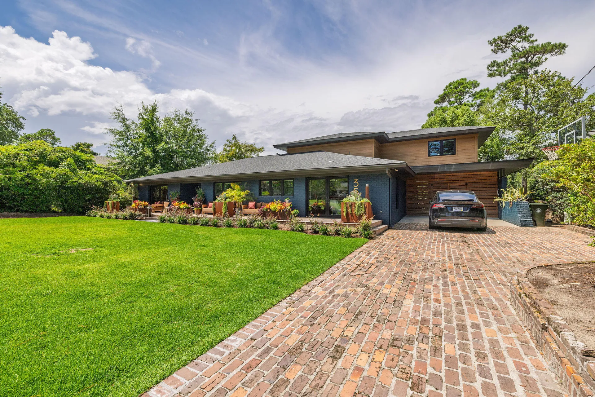 Property image 2 at 351 W Confederate Circle, Charleston, SC 29407