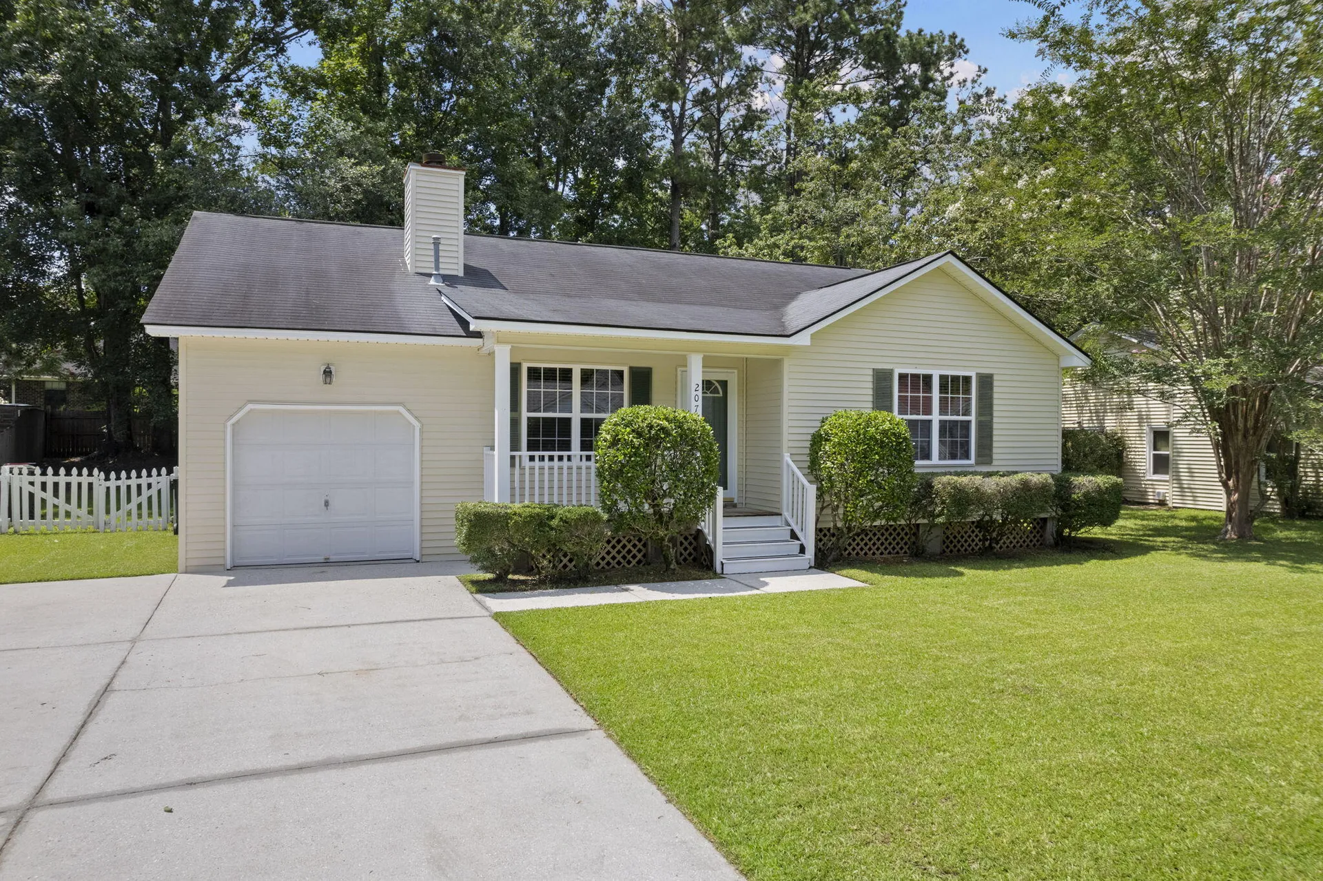 Marlin Estates, Summerville Community