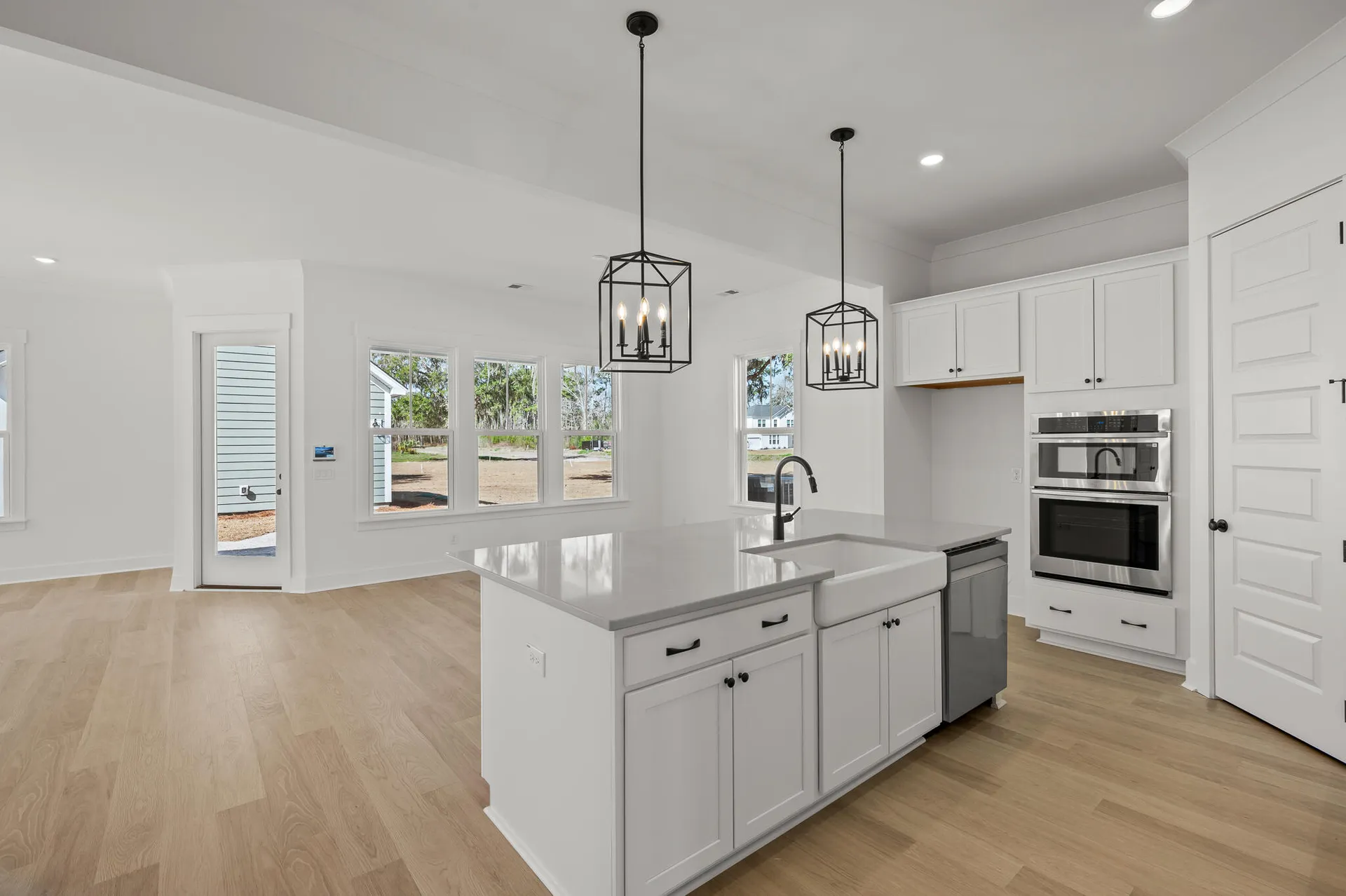 Property image 5 at 100 E Carolina Avenue, Summerville, SC 29483