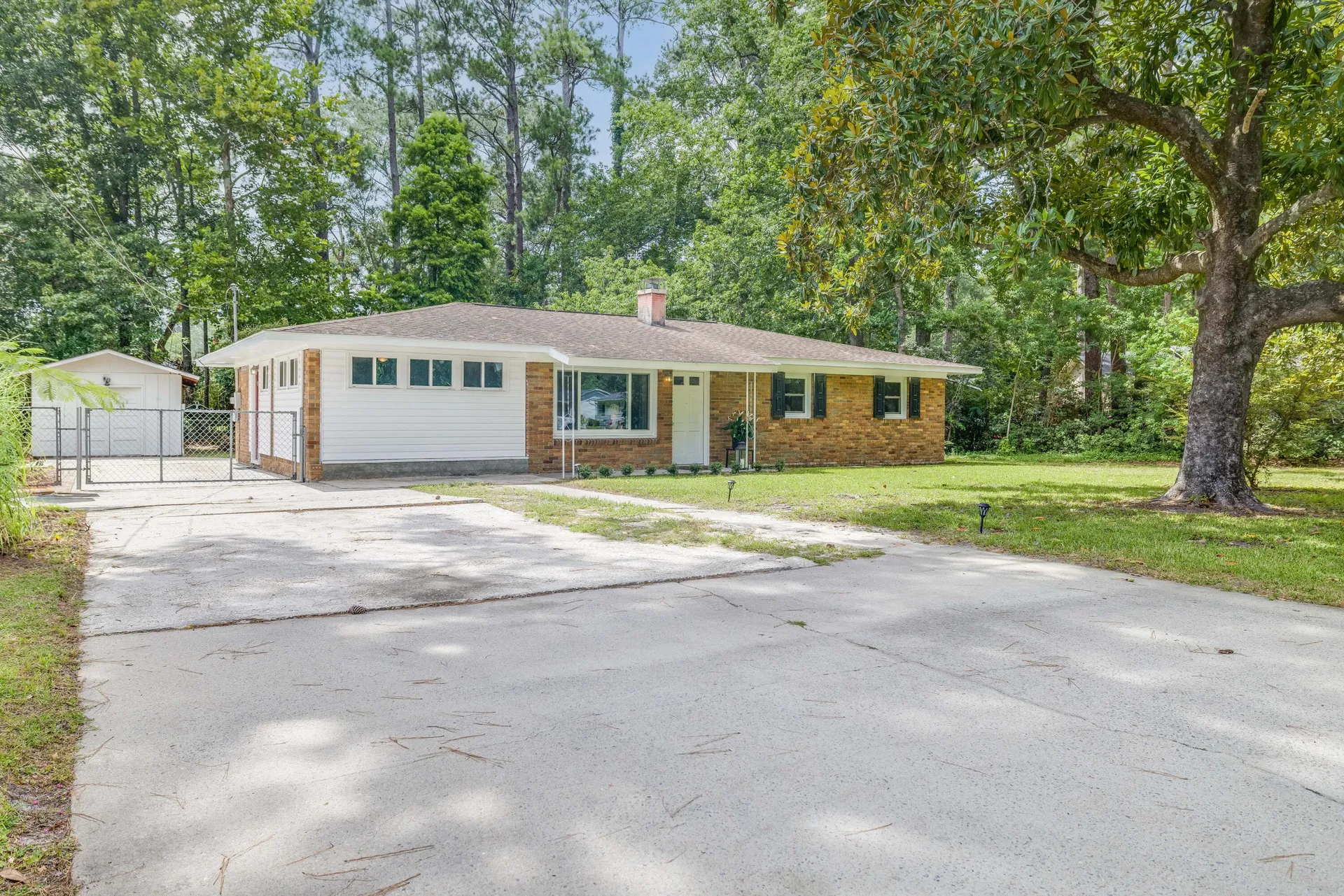 Property image 2 at 124 Helen Drive, Summerville, SC 29483