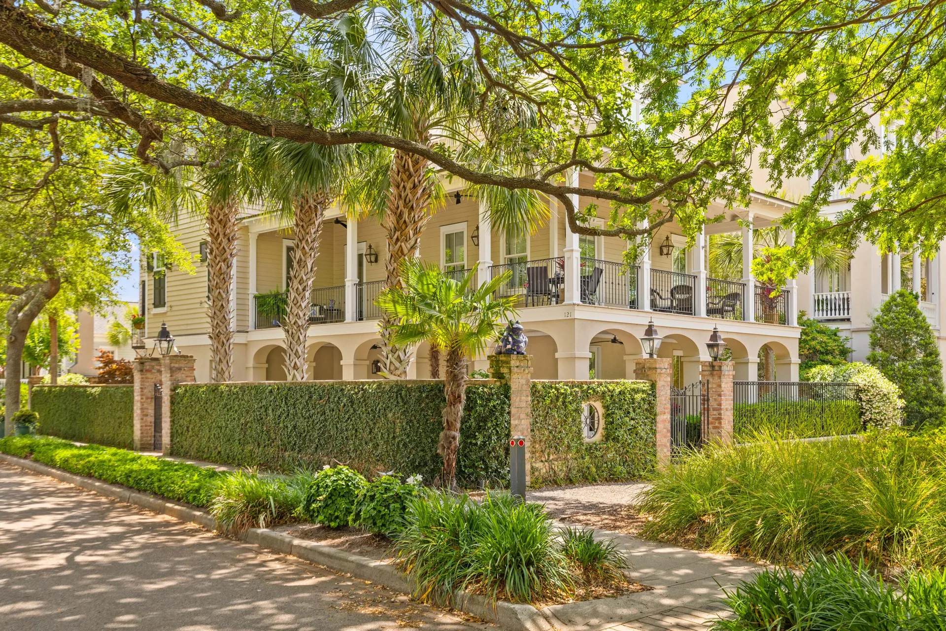 Property image 2 at 121 W Shipyard Road, Mount Pleasant, SC 29464