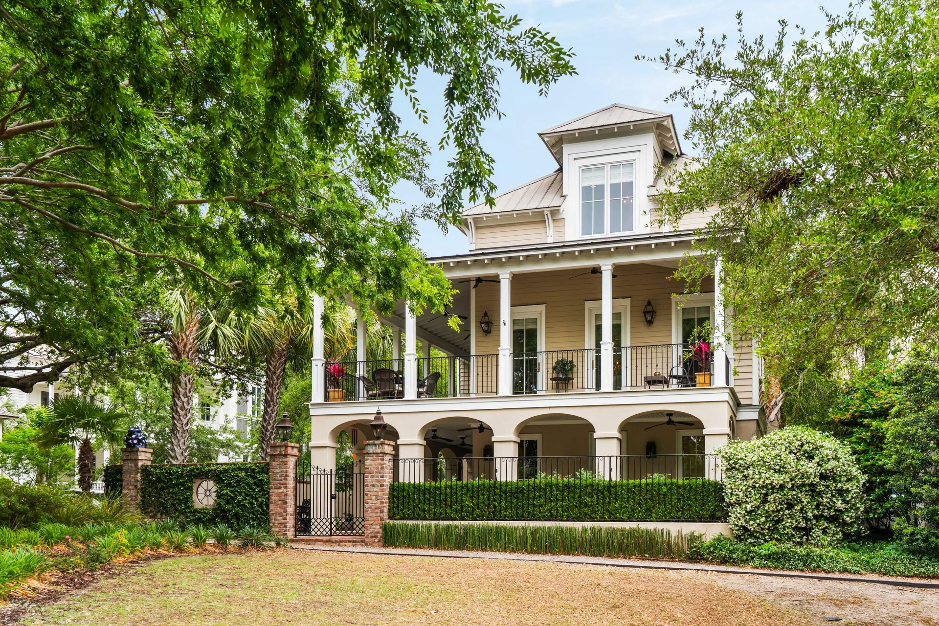 Property image 3 at 121 W Shipyard Road, Mount Pleasant, SC 29464