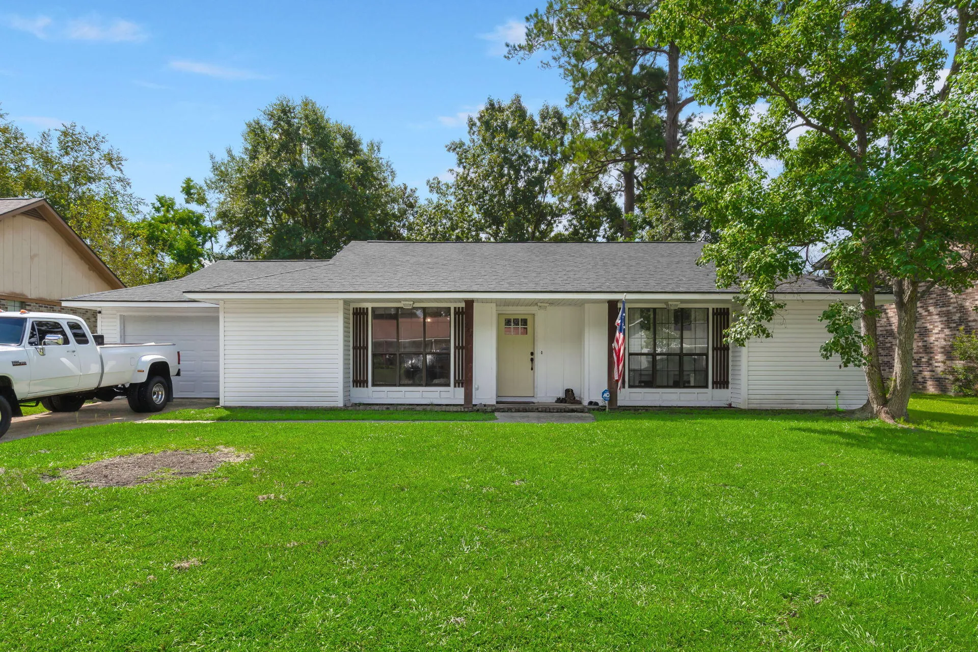 Foxborough, Goose Creek Community
