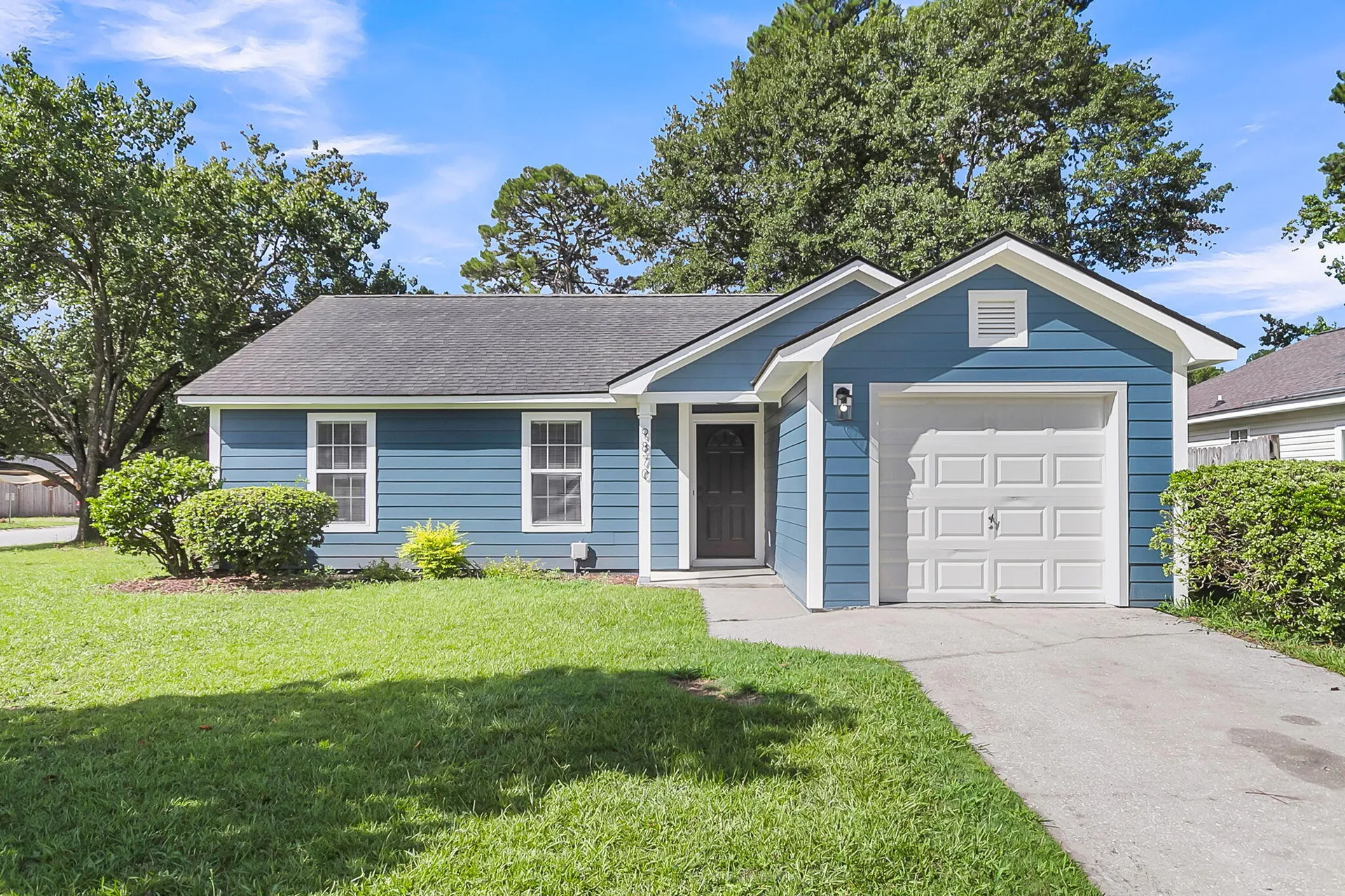 Heaton Place, Ladson Community