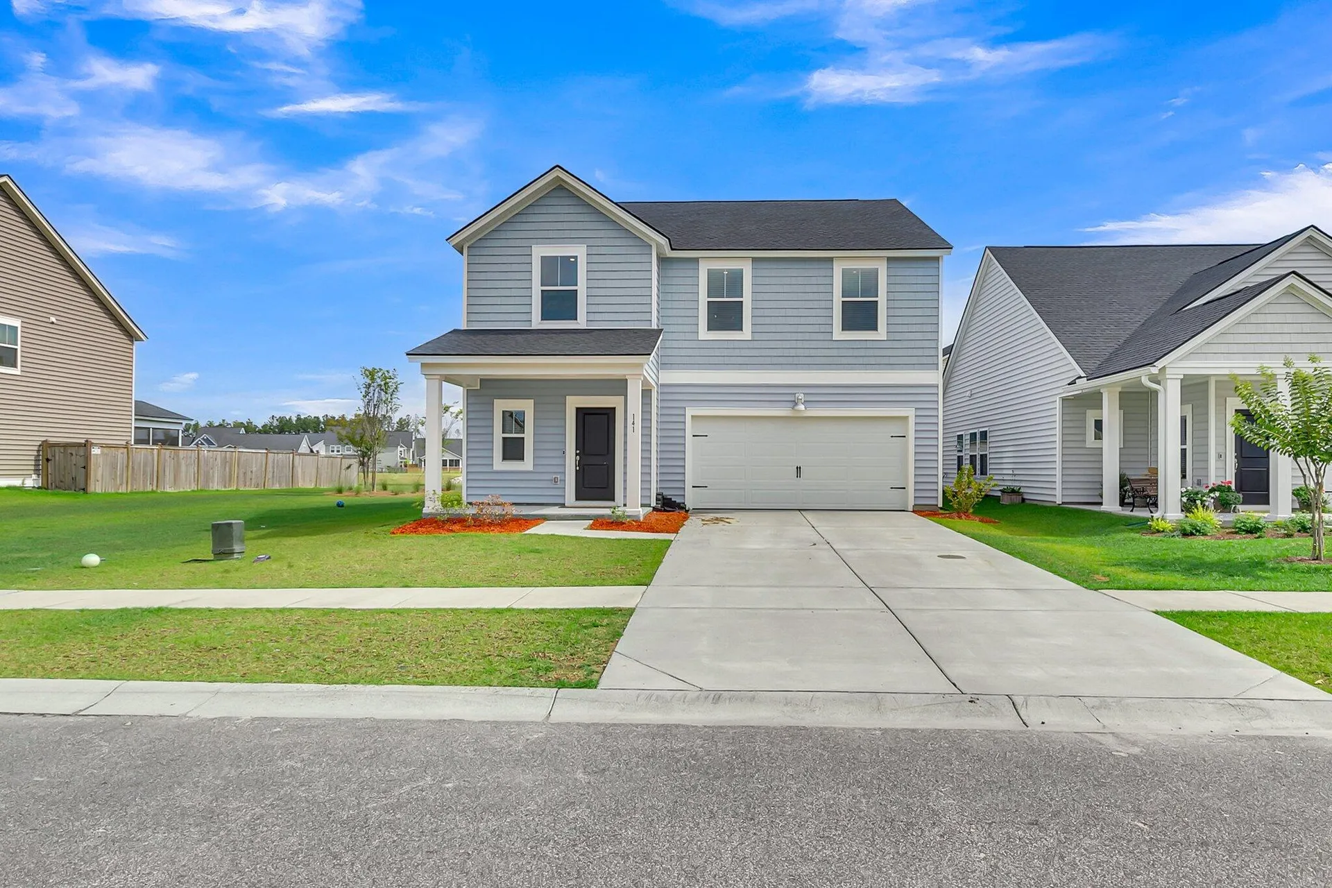141 Woodland Oak Way
