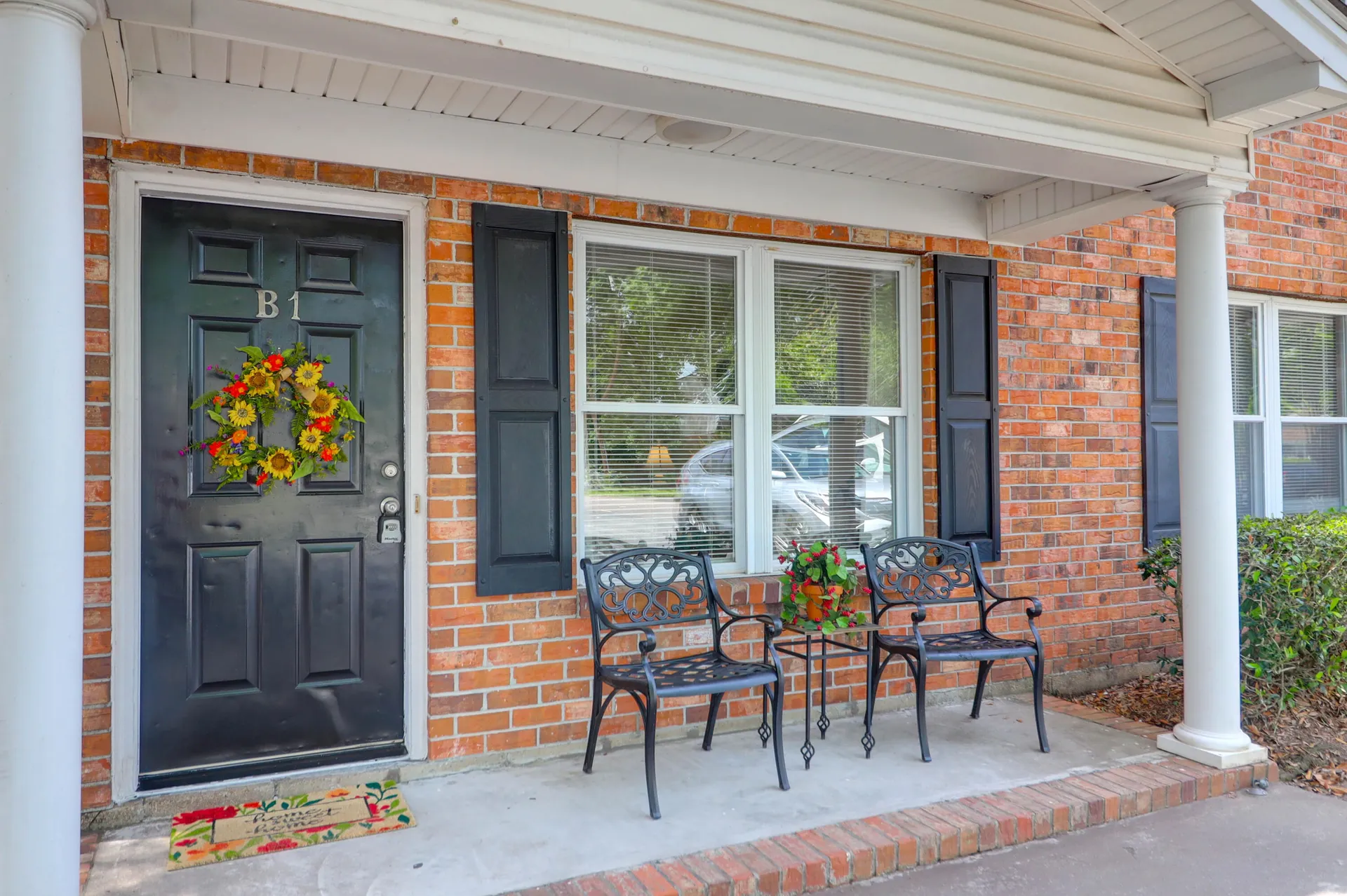 Mepkin Place, Charleston Community