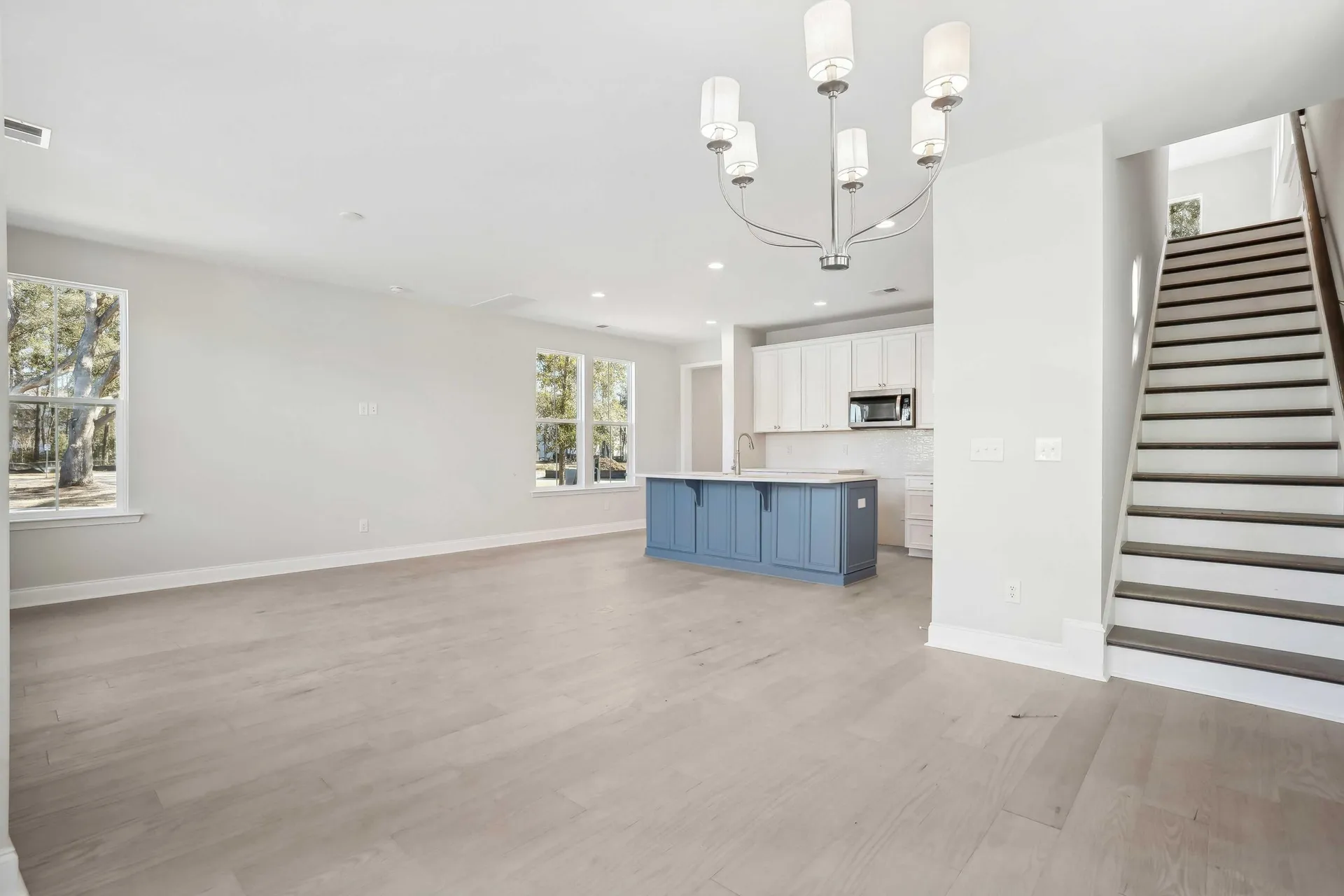 190 Claret Cup Way