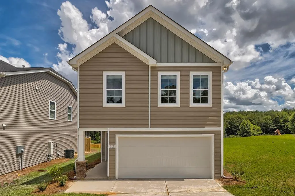 318 Silver Spur Way
