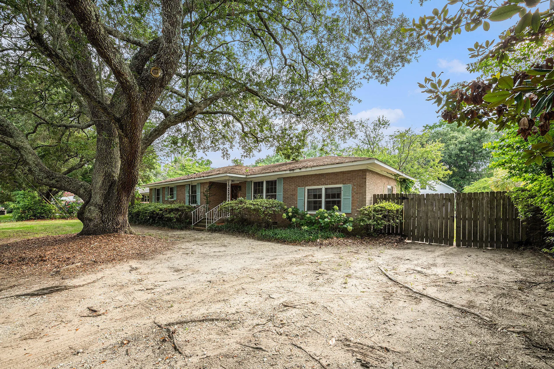 Property image 4 at 943 Mikell Drive, Charleston, SC 29412