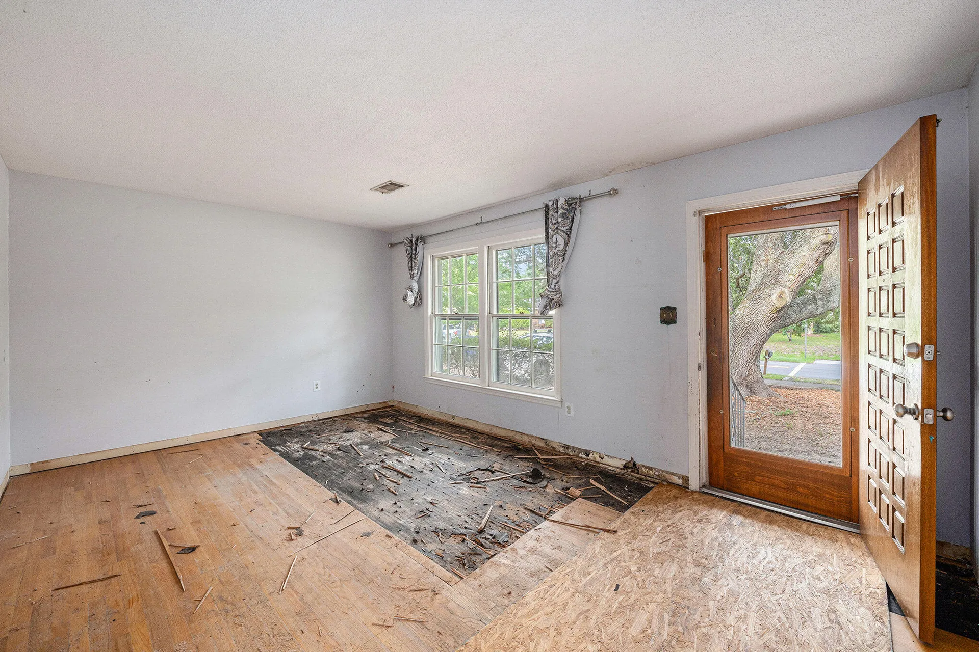 Property image 5 at 943 Mikell Drive, Charleston, SC 29412