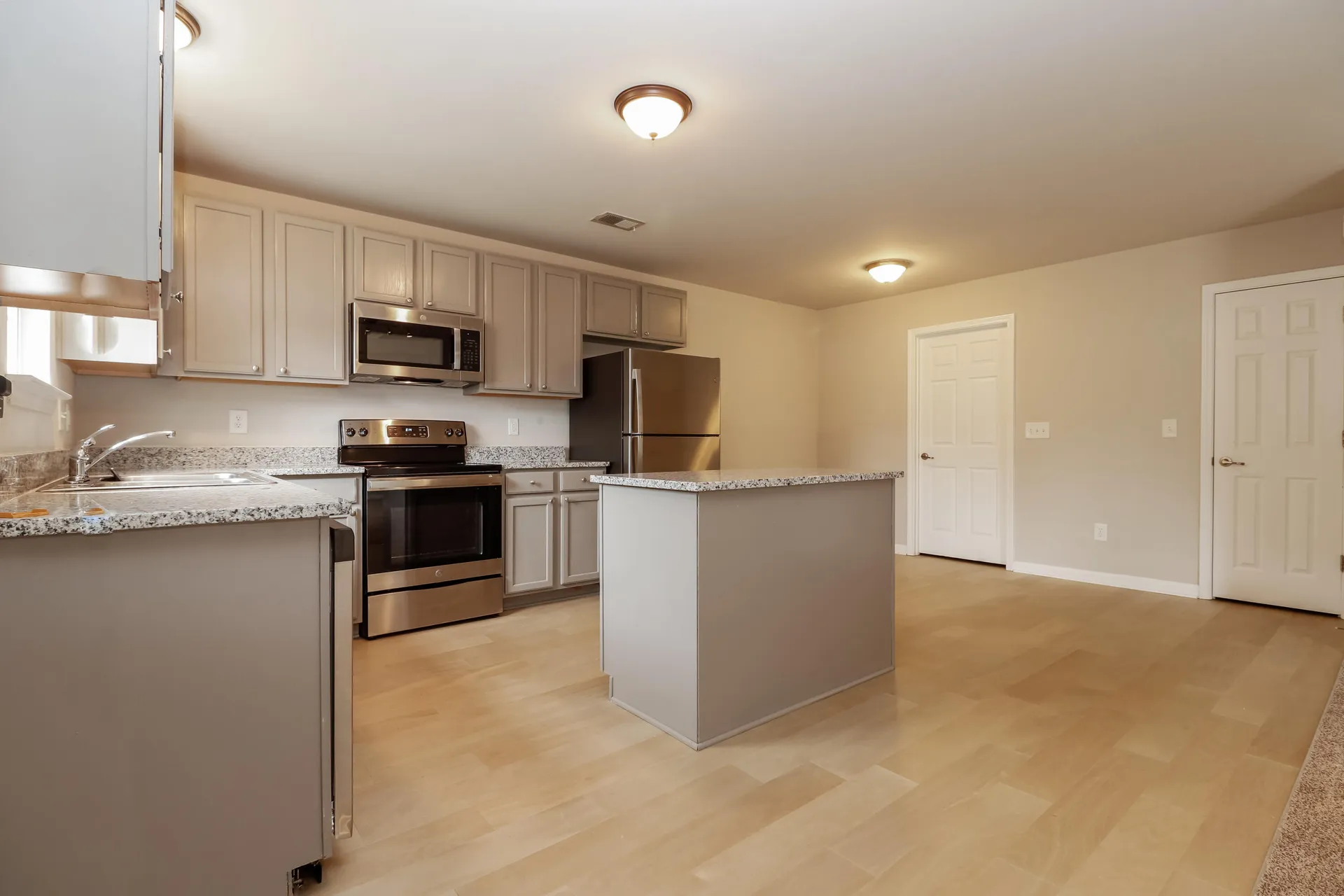 Property image 4 at 8285 Little Sydneys Way, North Charleston, SC 29406